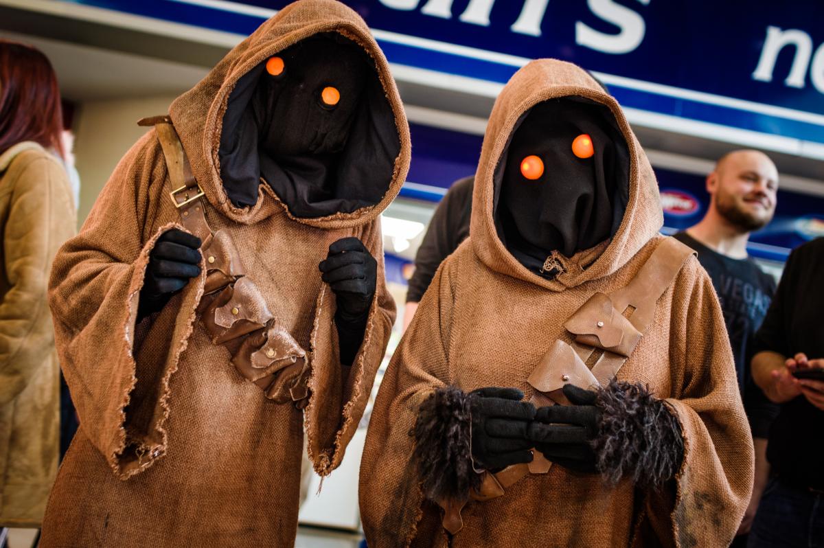 Two people in Star Wars costumes